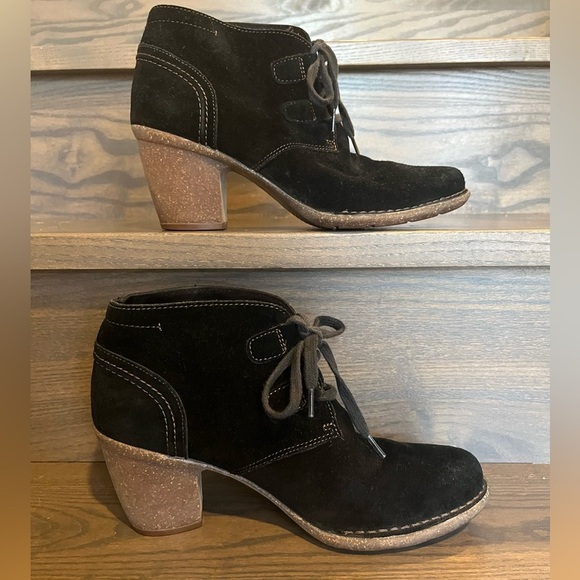 Clarks Artisan Bootie with Cork Heel Size 10 - Picture 3 of 10